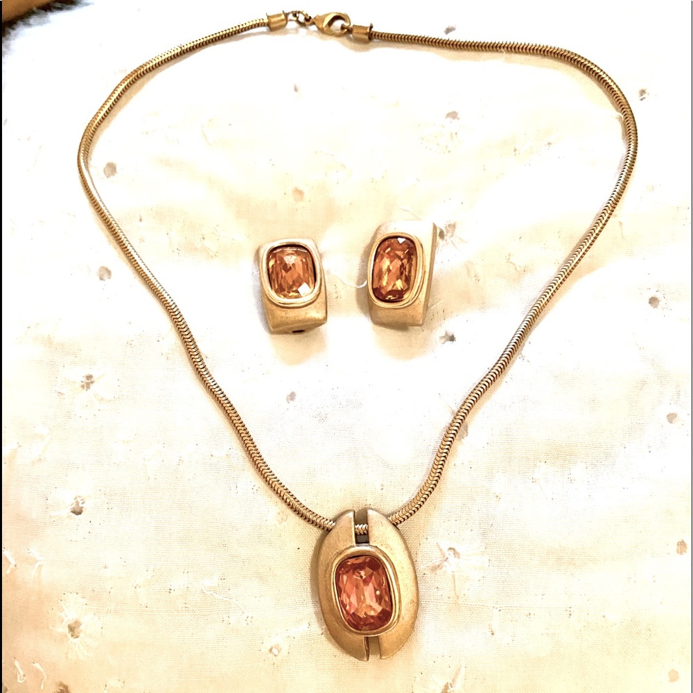 Gold cover Vintage Necklace and earrings 🌷